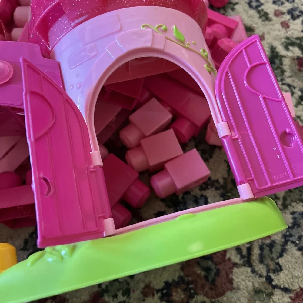 Mega Blocks Lil' Princess‎ First Builders Enchanted Castle